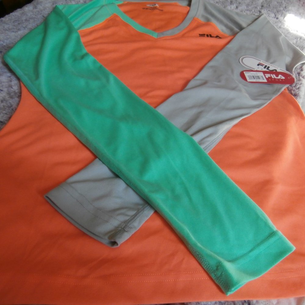 women's workout shirt - Picture 3 of 9